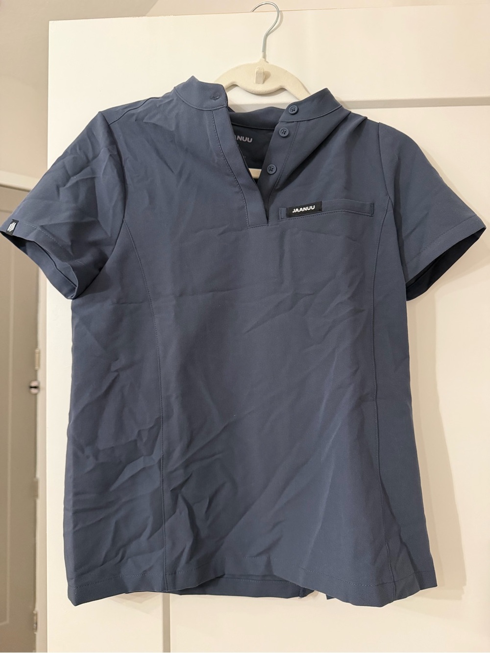 Jaanuu grey scrub set